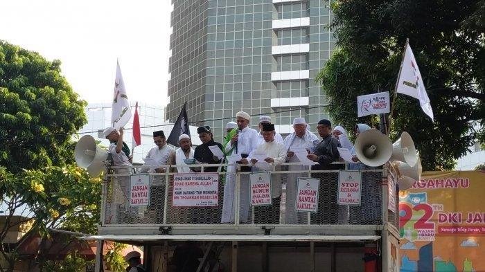 mantan penasihat kpk abdullah hehamahua ikut hadir dalam aksi unjuk rasa