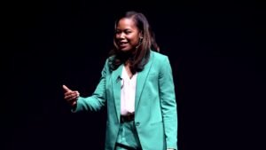 Business Storytelling Made Easy | Kelly Parker | TEDxBalchStreet